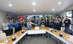 Çayırova Belediye Başkanı Çiftçi, şampiyon basketbolcularla bir araya geldi