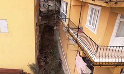 Eyüpsultan'da istinat duvarı çöktü: Bir dairede hasar oluştu