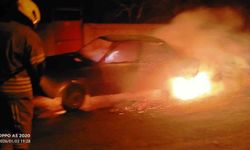 Gönen'de araç yangınına müdahale edildi