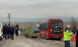 Gönen'de minibüs ile motosiklet çarpıştı: 1 yaralı