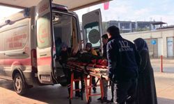 İnşaat demirlerinin altında kalan işçi yaralandı