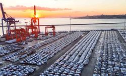 İthal otomobiller Haydarpaşa Limanı'nı doldurdu