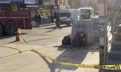 Kaldırımda yürüyen kişiye silahlı saldırı: 2 yaralı