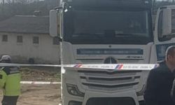 Kamyonun altında kalan kadın hayatını kaybetti