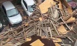 Kocaeli'de sadece bir mahallede 186 evin çatısı uçtu, hasar tespit çalışmaları devam ediyor