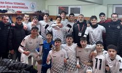 Körfez Gençlerbirliği, U-18 Ligi'nde liderliğe yükseldi
