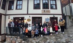 Minik öğrenciler Kocaeli'nin basın tarihini öğrendi