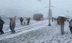 Taksim karla kaplandı