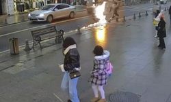 Motosiklet bir anda alev topuna döndü, sürücü son anda kurtuldu