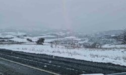 Tekirdağ'ın yüksek kesimleri yağan karla beyaza büründü
