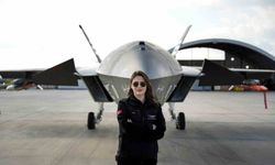 Türkiye'nin ilk insansız savaş uçağı KIZILELMA'nın kadın pilotu