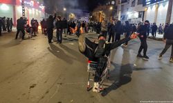 İran'da protestolar büyüyor: Binlerce kişi sokakta