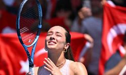 Zeynep Sönmez, 3. turda Yulia Putintseva'ya 2-1 yenildi