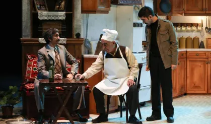 ‘Zengin Mutfağı’ oyunu son kez sahnelenecek