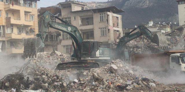 Depremlerde 828 bin kişi işinden oldu