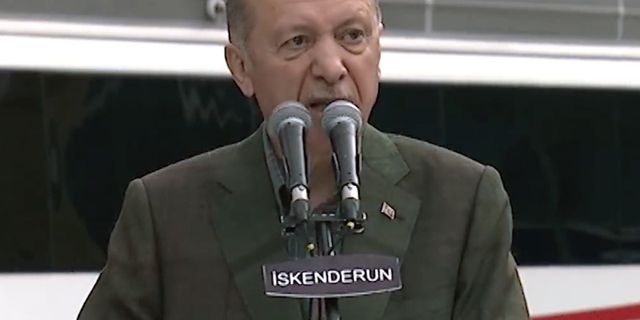 Erdoğan: "Bu milleti tek başına deprem mi esir edecek?"