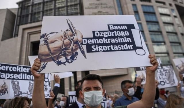 Muhalefetin önergelerini haberleştiren gazeteciler ifadeye çağrıldı