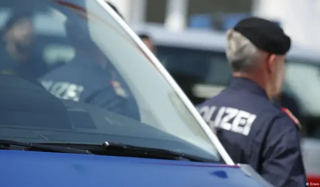 İnsan kaçakçılığı: Avusturya'da kamyon kasasında 53 kişi yakalandı