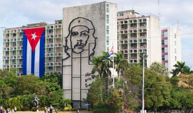 Küba'dan paralı asker toplayan şebekeye operasyon