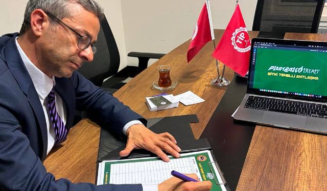 İrfan Değirmenci, Bitki Temelli Antlaşma'yı imzaladı