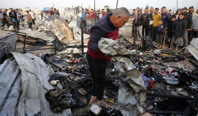 İsrail'in Refah'taki saldırısında onlarca kişi hayatını kaybetti