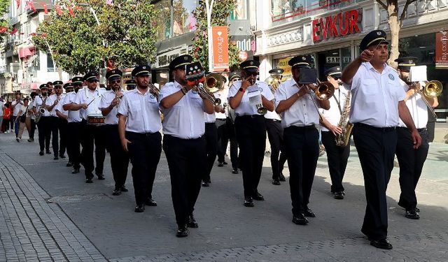 Sakarya Çark Caddesi'nde müzik ziyafeti