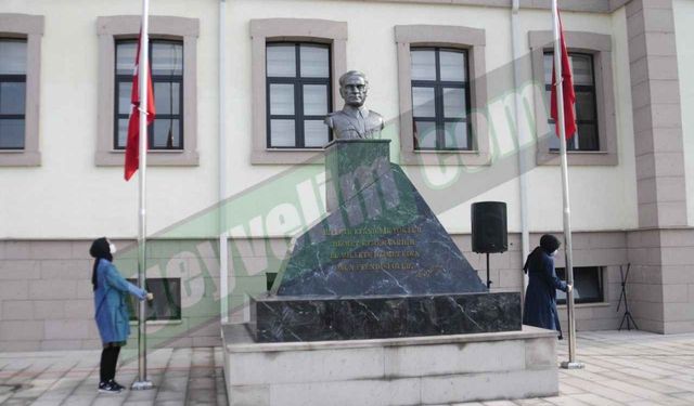 Geyve'de Atatürk büstüne saldırı: 1  kişi gözaltında