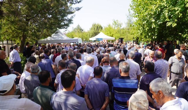 Tarık Ziya Ekinci memleketinde toprağa verildi