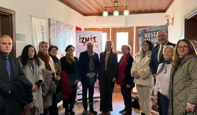 İzmit'te şair, gazeteci Ruşen Hakkı anıldı