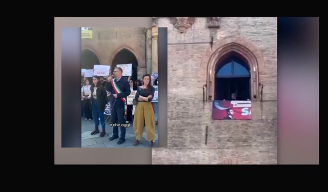 İtalya'da belediye binasına 'İmamoğlu'na özgürlük' posteri asıldı