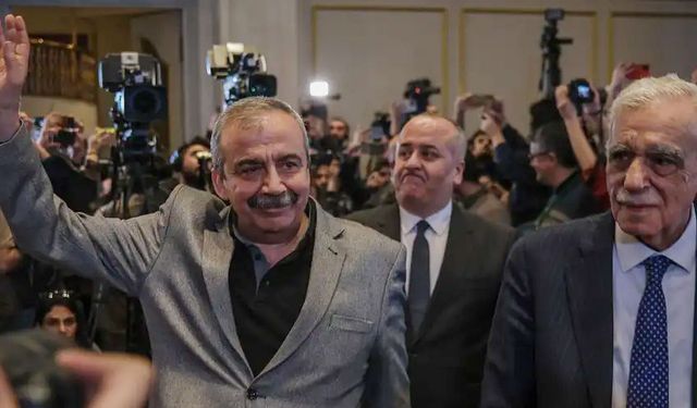 Sırrı Süreyya Önder yaşamını yitirdi
