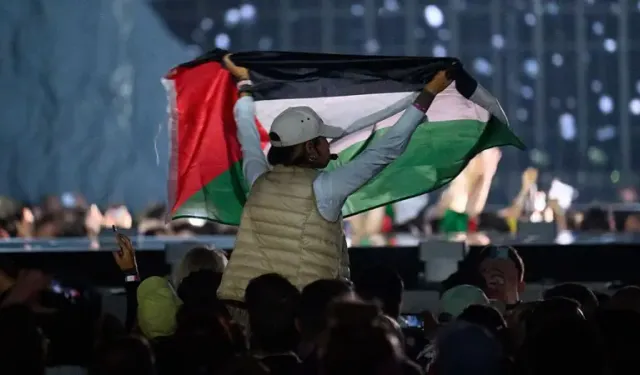 Provalarda protesto edilen İsrailli şarkıcı Eurovision finalinde