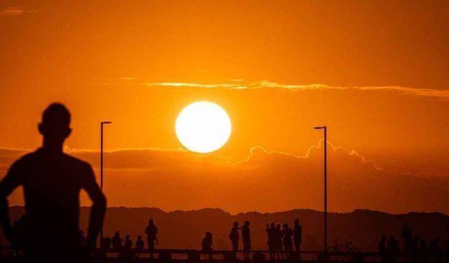 Uzmanlardan Afrika sıcakları uyarısı: Mecbur kalmadıkça dışarı çıkmayın