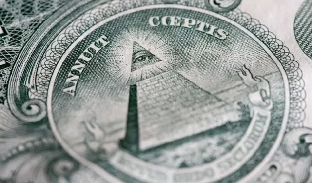 ‘Her şeyi gören göz’: Tanrı’nın simgesinden Illuminati teorilerine