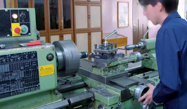 Dört bin öğrenciden oluşan çocuk işçi kampı