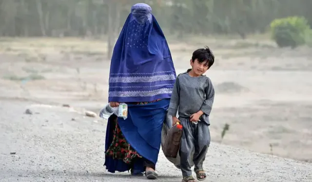 Taliban üniversitelerde kadın yazarların kitaplarını yasakladı