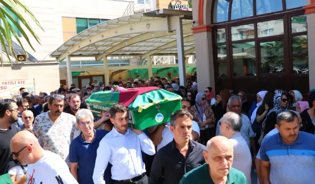 Emekli öğretmen Ayşe Kalaycı son yolculuğuna uğurlandı