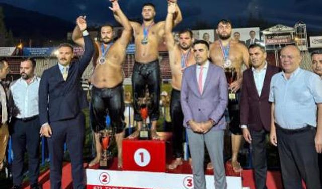Sakaryalı sporculardan Atletizm ve Güreşte çifte başarı