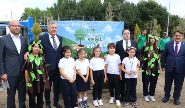 Sakarya’da yeni eğitim yılı fidanlarla başladı