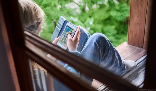 AB liderlerinden sosyal medya yaş kısıtlamasına destek