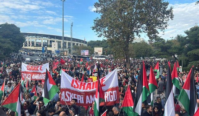 İstanbul'da binlerce kişi Filistin için yürüdü