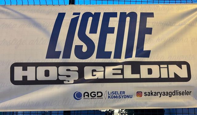 Sakarya Anadolu Lisesi’nde afiş tartışması: Laiklik ilkesi ihlal mi ediliyor?