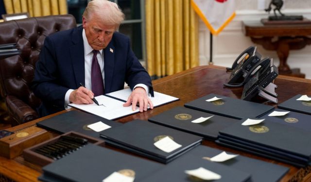 Trump'tan ithal kamyon ve otobüslere yeni gümrük tarifesi