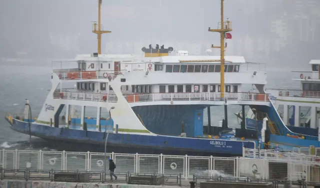 Marmara Denizi'nde fırtına alarmı: Bazı feribot seferleri iptal edildi