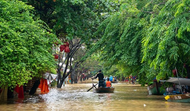 Vietnam’da sel felaketi: Can kaybı 90’a yükseldi