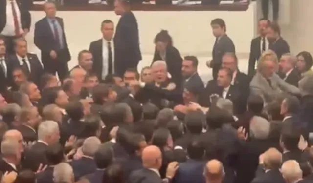 TBMM'de AKP ve CHP'li vekiller arasında yumruklu kavga