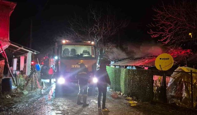 Bigadiç'te ev yangını: 1 ölü