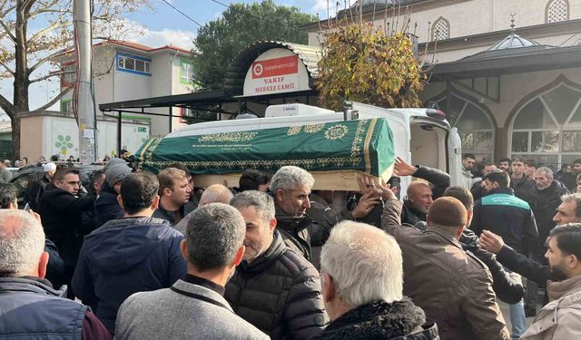Bursa'da 3 gün aranıp Mudanya sahilde cesedi bulunan 19 yaşındaki Berat Yavuz toprağa verildi