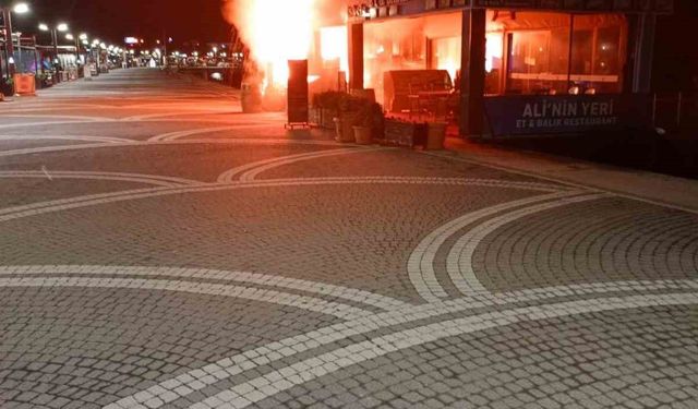 Edremit'te iş yerinde çıkan yangın itfaiye ekiplerince söndürüldü