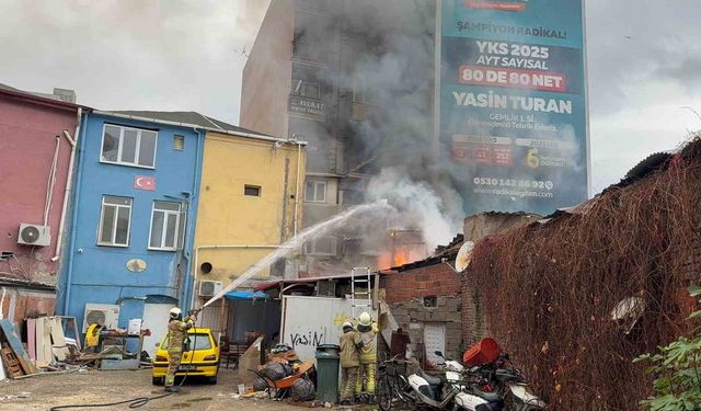 Gemlik'te pide imalathanesinde yangın paniği